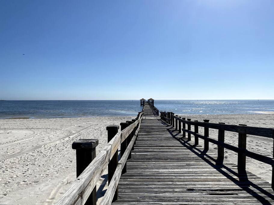 White Sand Getaway Steps From Beach Gulfport Eksteriør bilde